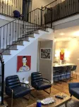 Amazing condo located one block from the square & walking distance to The Grove - Homestays