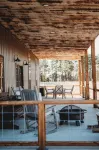 Serene 2 Bedroom with Loft located on Caddo Lake - Homestays