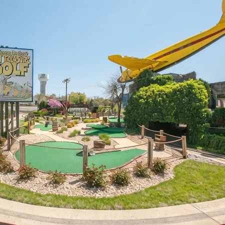 Ground Floor Condo with Indoor Pool in the Heart of Branson