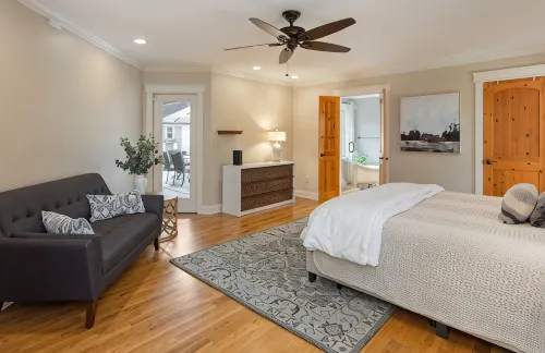 One Story Luxury near Hendersonville & the Biltmore! - Wifi