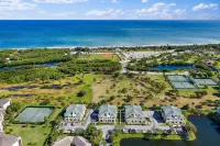 Newly Redone and  furnished 2/2 condo that is walking distance to the beach - con encanto