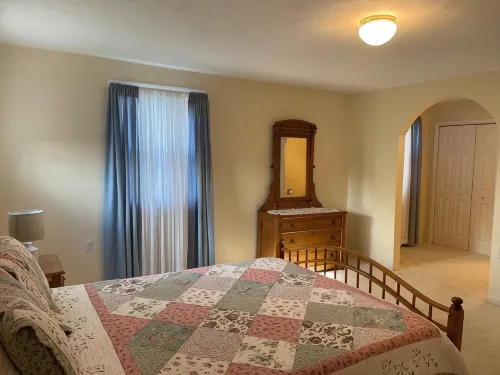 Kelly's Carriage House - Homestays