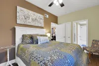5 Star Upscale Entire Family Neighborhood Home - Homestays