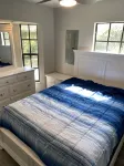 Manatee Manor. Waterfront, dock, stilted home. Renovated June '23. - balcony