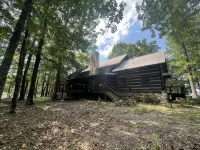 Prospect Mountain Cabin custom log home sportsman's paradise with fishing lake. - Boutique
