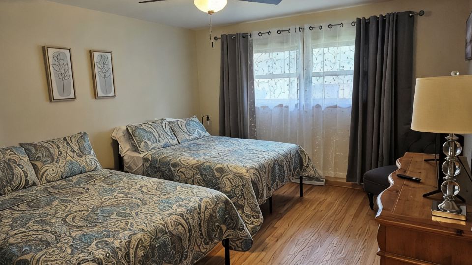 3B Spacious Home+ Free Parking Near Chicago O'Hare