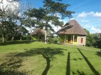 Lake Nkuruba Nature Reserve - avec sources thermales