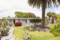 18th Avenue Thermal Motel - parking