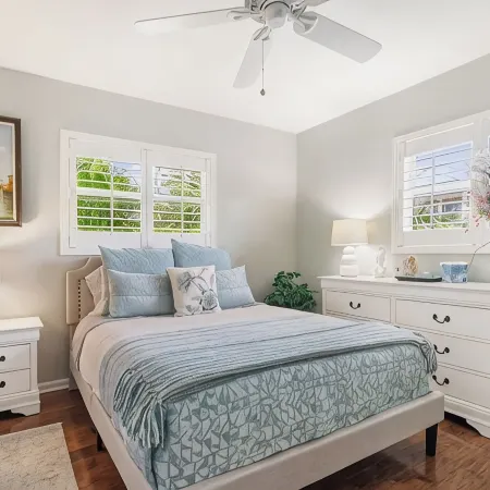 Two Bedroom Boutique Condo 2 Blocks from the Beach and Atlantic Avenue