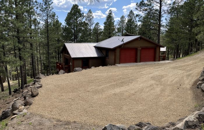 Walk to ski & trails! Luxury lodge, sleeps 17, hot tub, fire pit & fenced yard.