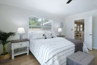Sun-Soaked & Heated Pool Home - Minutes to Siesta Key - สระว่ายน้ำส่วนตัว