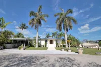 Fisherman's dream!!, Privacy, Heated Pool,Hot Tub, 50' Dockage, Tiki, pets ok, - جاكوزي