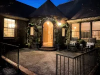 12. Historic " Turret House" established in 1937 - Boutique