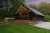 Luxury Ski In-Out ● Mountain Creek ● Hot Tub ● Golf - 4성급