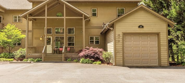 Large, Luxury Condo in Gated Community with Mountain & Golf Course View Hotele w: Swain County