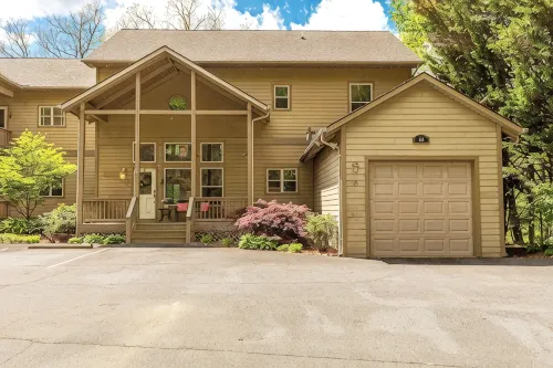 Large, Luxury Condo in Gated Community with Mountain & Golf Course View - Pool