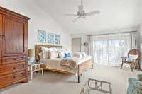 Light, Airy Luxury Condo Steps from Private Beach - Boutique