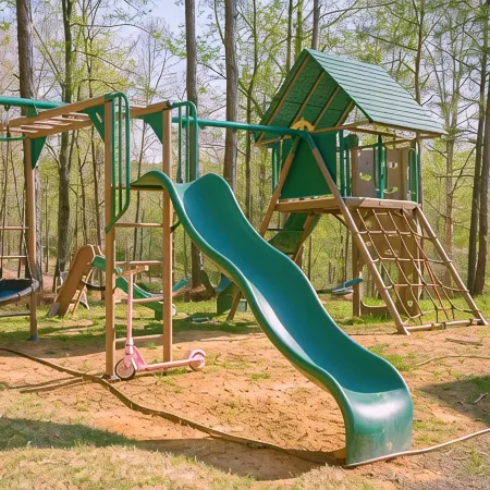 Private Heated Pool, Fishing Pond, Zip Line. Private 10 Acre Getaway!