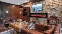 Cozy 1-bedroom condo-Ski in/out/Waterpark/King Bed/WIFI/Parking - 3-Star