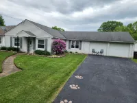 Cozy Ranch with Scenic Golf Course view - 3-Star