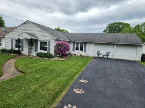 Cozy Ranch with Scenic Golf Course view - 3 tähden