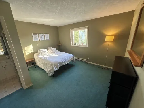 Quiet Ground Level Suite - 2-Star