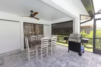 The Marquee of Naples-3Bd-2BA W Heated Saltwater Pool +1 773-443-7832 - Private Pools