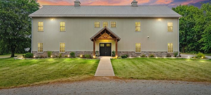 Barndominium! Pool, HotTub, Slide, Mini B-Ball Court/Nerf Arena, Theater, 2 Bars Hotels in Vigo County
