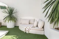Crystal Pacific Palm Beach - Homestays