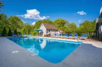 The Lighthouse Inn & Suites - Pools
