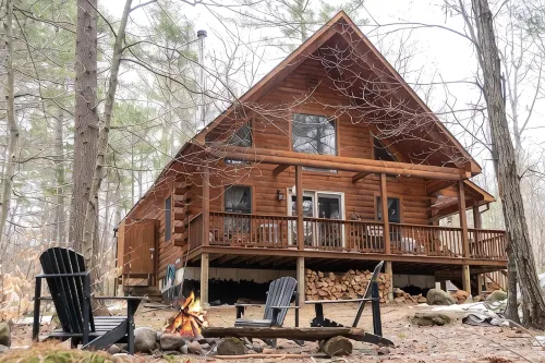 Secluded, Furnished, Log Home, Close To Many Adirondack Attractions. - 3-Star