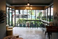 Area 69 (Don Muang Airport) - Inns