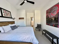 Escape to a Coastal Retreat: Modern 5-Star Beachfront Home w/ 360 Ocean Views! - Parvekkeita