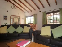 Luxury Secluded Villa - Large heated pool Aircon in main bedroom - fibre wifi - Villaer