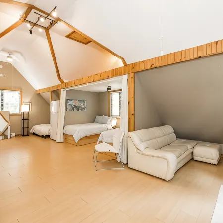 Muskoka Lakeshore Cottage Bliss
