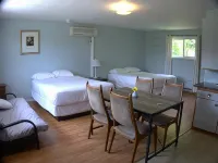 Port Loring Northland Motel - parking