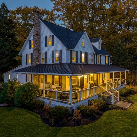 11 bedroom Lodge - Swim Spa/Hot Tub - Firepit - Game room - sleeps 26