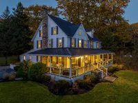 11 bedroom Lodge - Swim Spa/Hot Tub - Firepit - Game room - sleeps 26 - Wifi