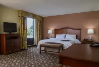 Hampton Inn Brattleboro - parking