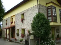 Casa de Aldea Ruiloba Hotels in Nueva