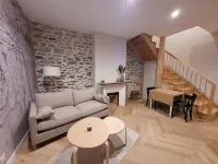 Les Apparts de Léon Hotels in Plouider