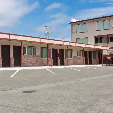 Flagstone Motel