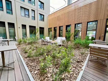 The Originals Résidence le Monde Paris Ivry Confluence Отели рядом со станцией Ivry-sur-Seine railway station