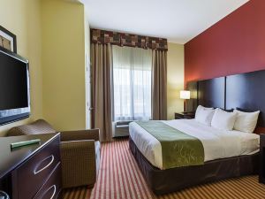 Days Inn & Suites by Wyndham Houston / West Energy Corridor