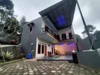 Villa Rumah HC Puncak Hotels in Kopo
