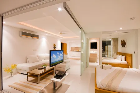 Code Samui Hotel Отели рядом с достопримечательностью «Secret Garden Spa»