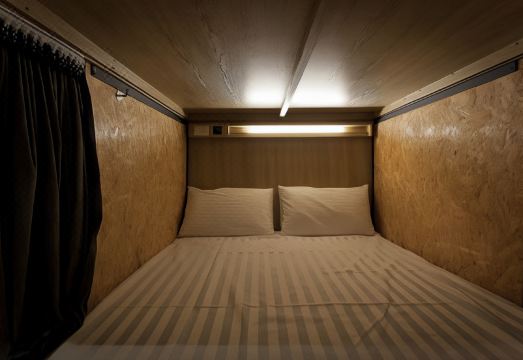 시먼 와우 호스텔