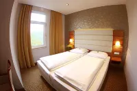 Schlosshotel Molkenkur Hotels in Neckargemund
