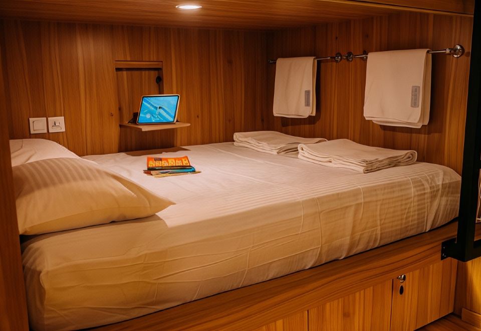 Bluewaters Pods 38 Hongkong St