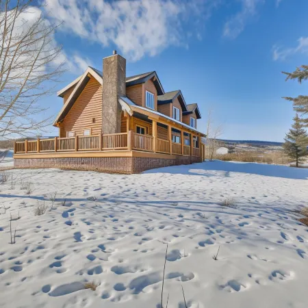 Garden City Cabin ~ 6 Mi to Bear Lake State Park!
